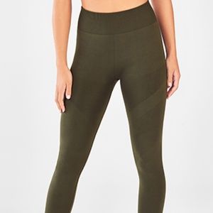Fabletics Seamless Mid-Rise Statement Leggings XL